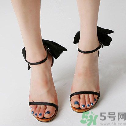 腳心長水泡是怎么回事？腳心長水泡怎么辦？