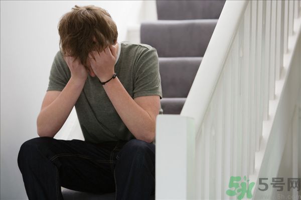 一生氣就流眼淚是怎么回事？生氣流淚怎么辦？