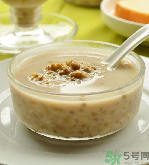 孩子發(fā)燒能吃冰淇淋嗎？感冒發(fā)燒可以吃雪糕嗎？