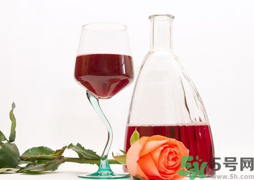 喝紅酒可以美容嗎？喝紅酒有什么好處？
