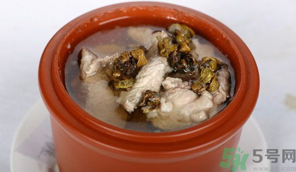 石斛和泥鰍能同吃嗎？石斛和泥鰍能一起吃嗎？
