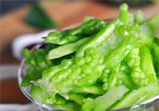 新鮮的苦瓜片能泡水喝嗎？新鮮苦瓜片泡水喝好嗎？