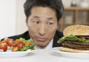 健身前后吃牛肉哪個(gè)部位好？健身前后吃牛肉什么部位好？