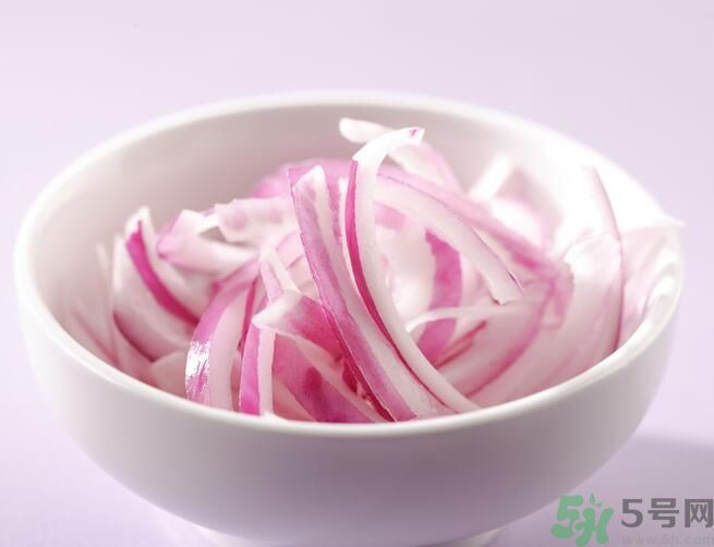 洋蔥可以生吃嗎？洋蔥生吃有什么好處？