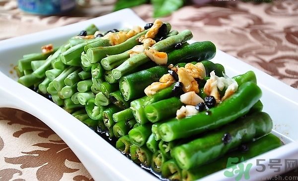 四季豆早期中毒的癥狀有哪些？吃四季豆中毒了怎么辦？