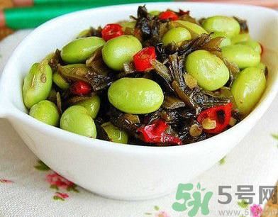 芥菜與鯽魚可以一起吃嗎？芥菜和鯽魚一起吃好不好？