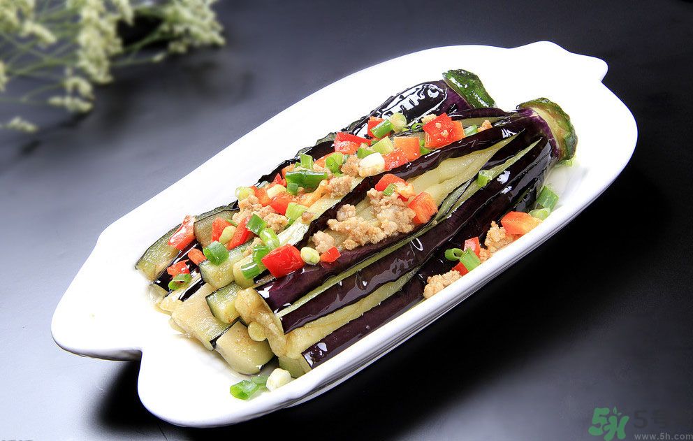 如何炒茄子不變色呢？怎么炒茄子才能不變色？