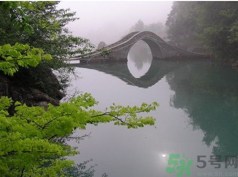 西安一高校多名學(xué)生嘔吐腹瀉原因是什么？多名學(xué)生嘔吐腹瀉是哪個(gè)學(xué)校？