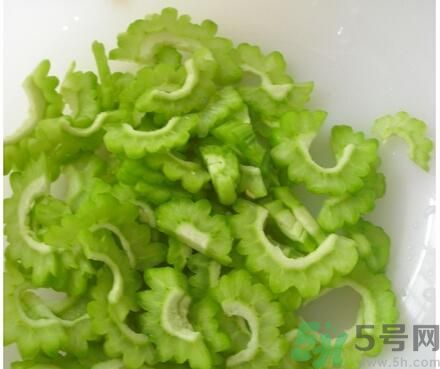 苦瓜和皮蛋一起吃能降火嗎？苦瓜能和皮蛋一起吃嗎？