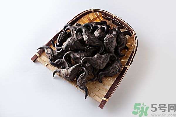 菱角汁染色怎么辦？菱角汁怎么洗掉？