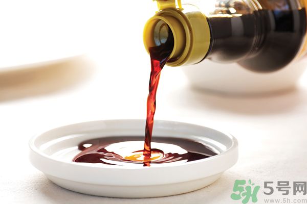 夏天醬油要不要放冰箱？醬油可不可以放冰箱？