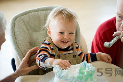 小孩子咬鉛筆會鉛中毒嗎？小孩子咬鉛筆會影響身體健康嗎？