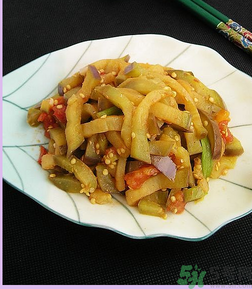 炒茄子發(fā)黑怎么辦？炒茄子怎么才能不發(fā)黑？