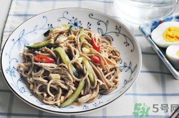 蕎麥怎么做成面條？蕎麥面條怎么做好吃？
