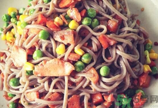 蕎麥怎么做成面條？蕎麥面條怎么做好吃？