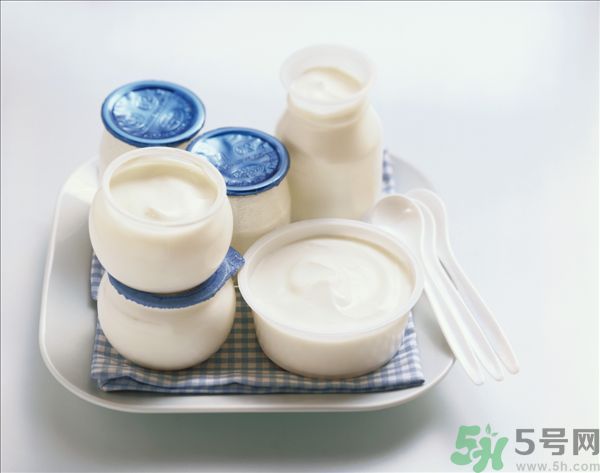 吃魚(yú)可以喝酸奶嗎？吃魚(yú)的時(shí)候能喝酸奶嗎