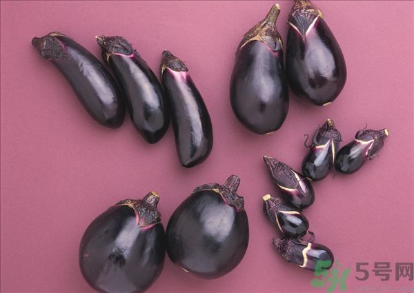 茄子里面發(fā)棕色能吃嗎？茄子里面有褐色能吃嗎？