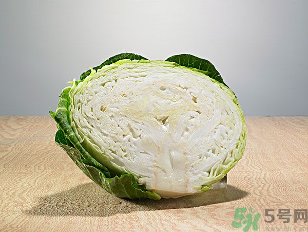 包菜外面爛了還能吃嗎？包菜里面有花可以吃嗎？
