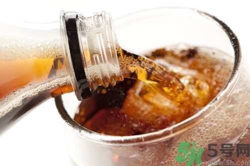 可樂沒氣了還能喝嗎？可樂沒氣了可以喝嗎？