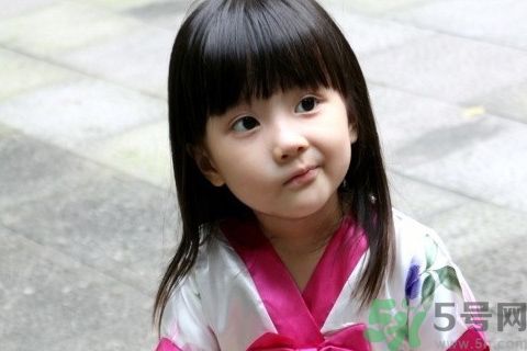 幼童屁股長出尾巴的原因是什么？孕婦缺什么幼童屁股長出尾巴？