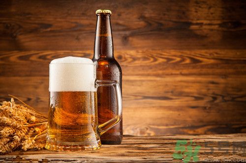 啤酒和牛奶可以一起喝嗎?啤酒和牛奶一起喝會(huì)有什么后果 啤酒和牛奶可以一起喝嗎?啤酒和牛奶一起喝會(huì)有什么后果