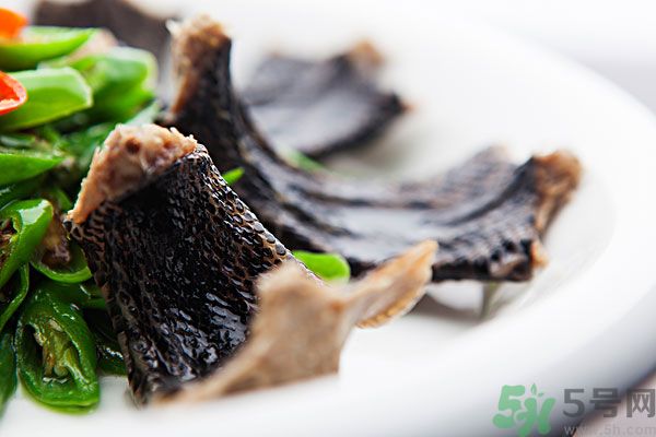 夏天吃蛇肉可以清火嗎？夏天吃蛇肉可以降火嗎？