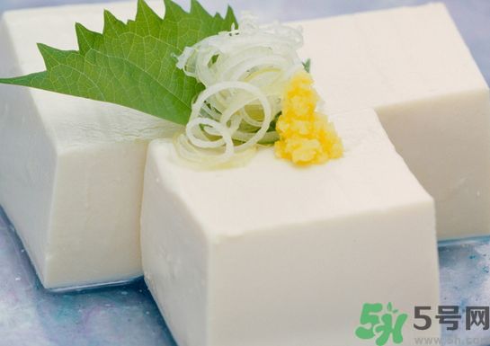 地皮菜可以和豆腐一起吃嗎?地皮菜能和豆腐同吃嗎? 地皮菜可以和豆腐一起吃嗎?地皮菜能和豆腐同吃嗎?