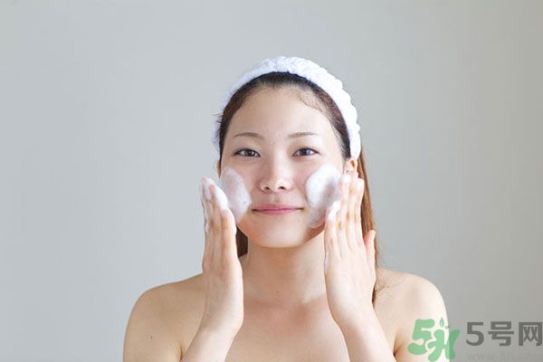 洗臉用什么醋最好？洗臉用白醋好還是米醋好？