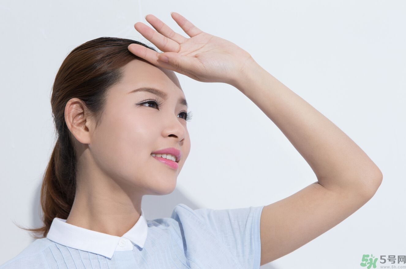 胳膊曬黑了多久能恢復(fù)？胳膊曬黑了怎么白回來？