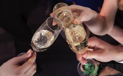 胡蘿卜汁可以解酒嗎？喝胡蘿卜汁可以醒酒嗎？