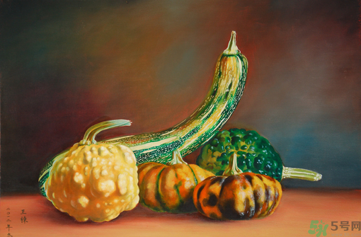 南瓜里面長(zhǎng)霉了能吃嗎？長(zhǎng)霉的南瓜可以吃嗎？