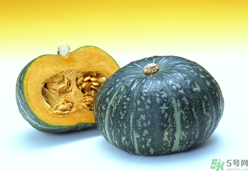 南瓜里面長(zhǎng)霉了能吃嗎？長(zhǎng)霉的南瓜可以吃嗎？
