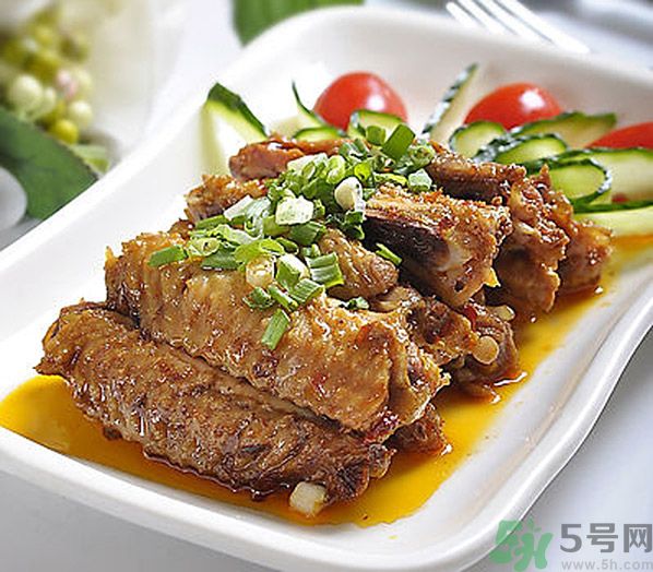 豆瓣醬的做法？豆瓣醬和黃豆醬的區(qū)別？