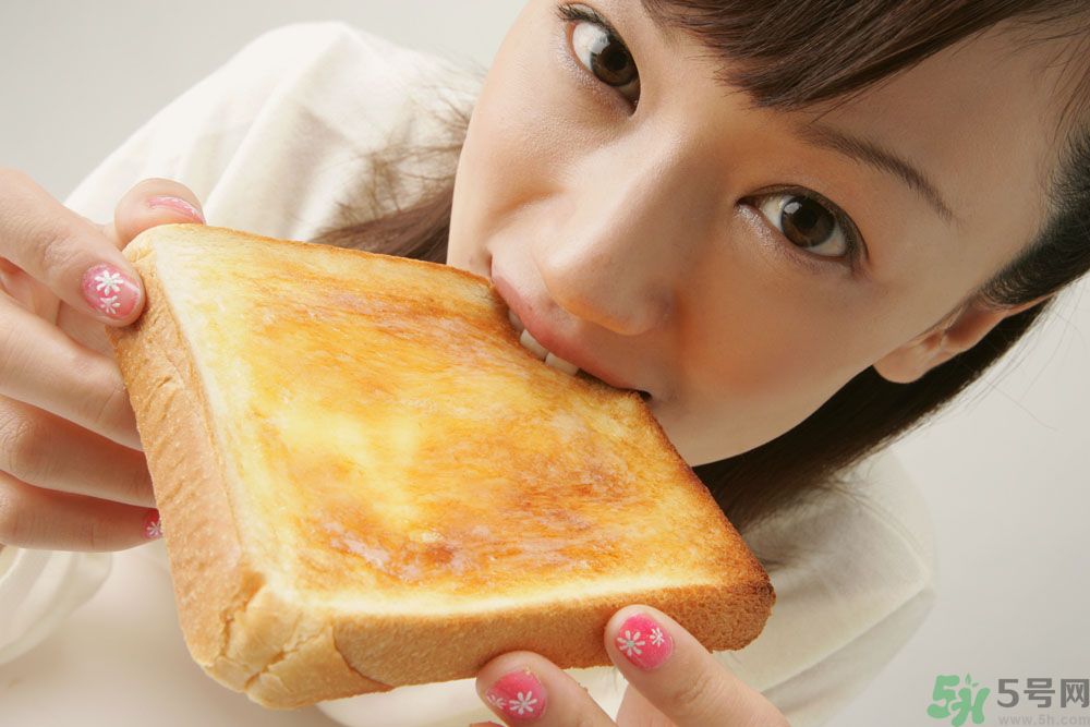 青春期女生吃很多是怎么回事？青春期女生很能吃怎么辦？