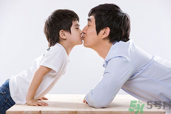 父親節(jié)給爸爸買(mǎi)什么禮物好？父親節(jié)送什么禮物給爸爸？