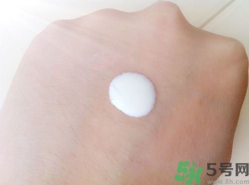 蘇菲娜sofina防曬霜哪款好用？sofina防曬白蕾絲藍蕾絲區(qū)別