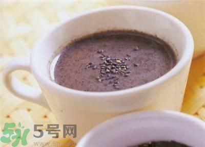 芝麻糊和牛奶可以一起喝嗎?芝麻糊和牛奶一起吃有什么功效 芝麻糊和牛奶可以一起喝嗎?芝麻糊和牛奶一起吃有什么功效