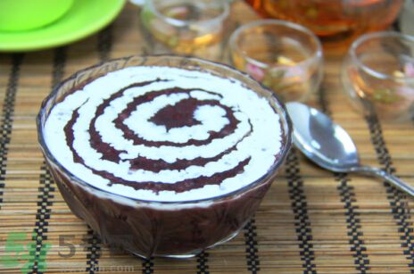 芝麻糊和牛奶可以一起喝嗎?芝麻糊和牛奶一起吃有什么功效 芝麻糊和牛奶可以一起喝嗎?芝麻糊和牛奶一起吃有什么功效