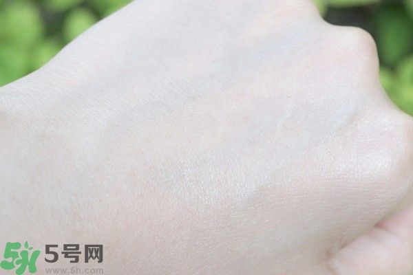 法國嬌蘭幻彩流星亮膚修顏液怎么使用？法國嬌蘭幻彩流星亮膚修顏液使用方法