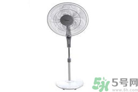 怎樣清洗小型電風(fēng)扇？清洗小型電風(fēng)扇的方法