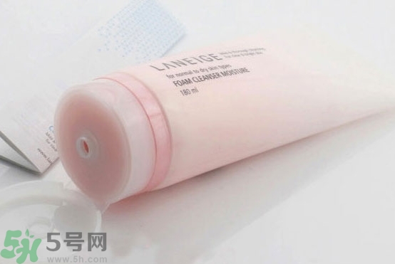 洗面奶過期了還能用嗎?洗面奶過期了可以用嗎? 洗面奶過期了還能用嗎?洗面奶過期了可以用嗎?