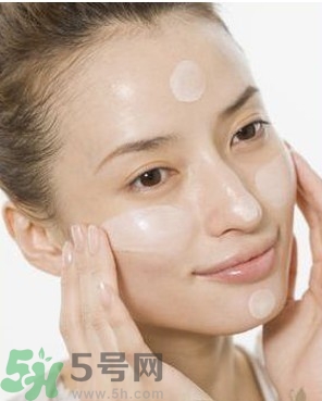 整天對(duì)著電腦，怎么減少對(duì)皮膚的傷害？