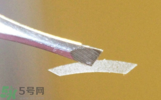 單眼皮怎么變雙眼皮了？單眼皮上面有一條線