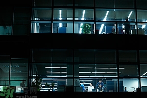熬夜上火牙齦腫痛怎么辦？熬夜上火喉嚨痛怎么辦？