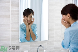 用洗面奶會(huì)長痘痘嗎？洗面奶的使用步驟？