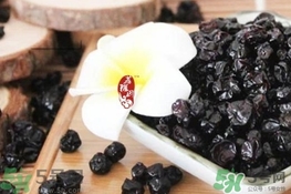 藍(lán)莓李果的營養(yǎng)價值 藍(lán)莓李果的功效與作用及食用方法