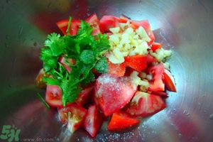 夏天秋葵怎么做好吃？秋葵在夏天怎么做？