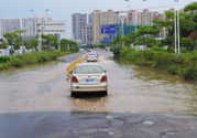 路面雨水多深車輛不宜通行？車輛在雨水中行駛要注意什么？