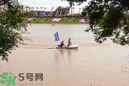 游泳喝到污水了怎么辦？游泳喝到臟水了會(huì)怎樣？