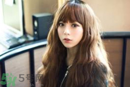 燙發(fā)和染發(fā)一起做好嗎？燙發(fā)和染發(fā)要分開做嗎？